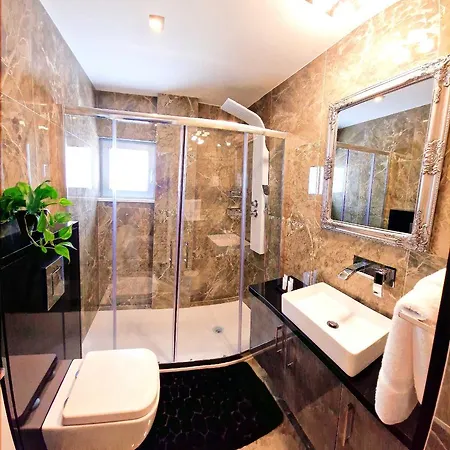 Sveltos 3 Bedroom شقة فندقية