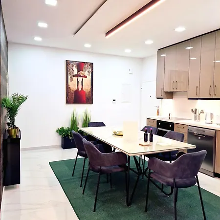 Sveltos Residence 3 Bedroom Suites Апарт-отель 4*