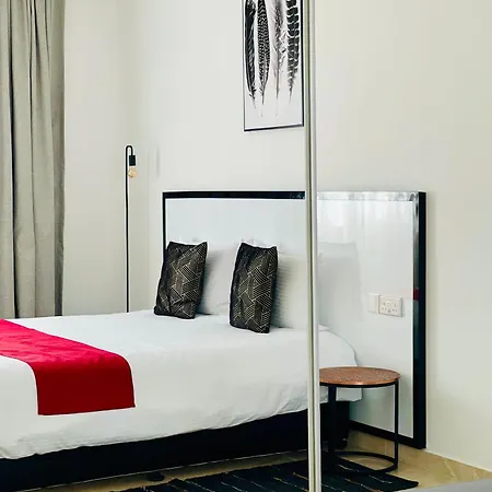 Sveltos Residence 3 Bedroom Suites Апарт-отель 4*