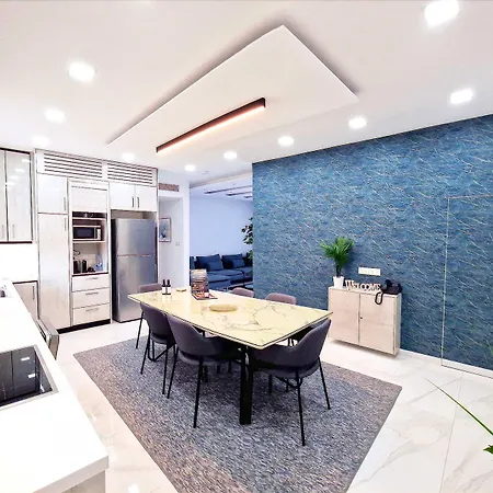 Sveltos Residence 3 Bedroom Suites 4*