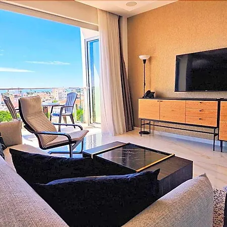 Апарт-отель Sveltos Residence 3 Bedroom Suites