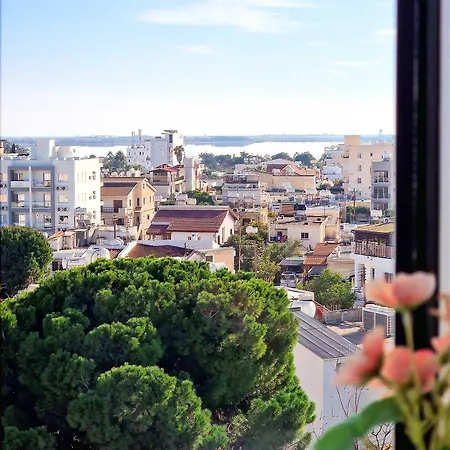 Sveltos 3 Bedroom Aparthotel Larnaca